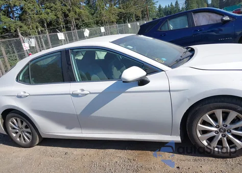 2020 Toyota Camry из США, поврежденный, VIN 4T1C11AK1LU929574